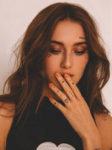 Učitajte sliku u preglednik galerije, Privremene mini tetovaže HANDPOKE